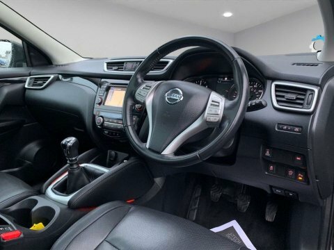 Nissan Qashqai 2016 65 1.6 XJZ9946 Black #4