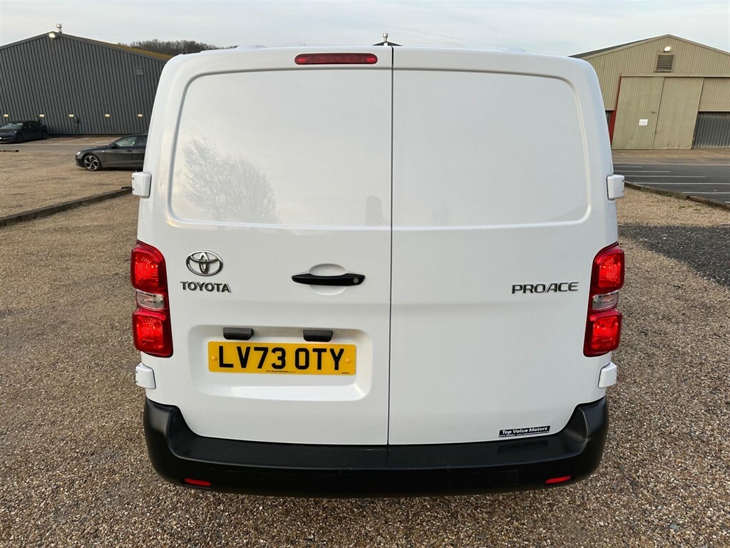 Toyota PROACE 1.5D Active Medium Panel Van Mwb Euro 6 Ss 6Dr LV73OTY White #6
