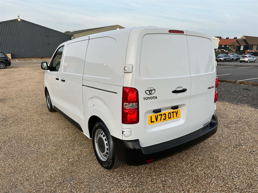 Toyota PROACE 1.5D Active Medium Panel Van Mwb Euro 6 Ss 6Dr LV73OTY White #5
