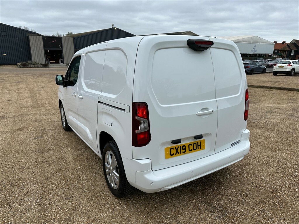 Peugeot Partner 1.6 Bluehdi 1000 Asphalt Standard Panel Van Swb Eu CX19COH White #5