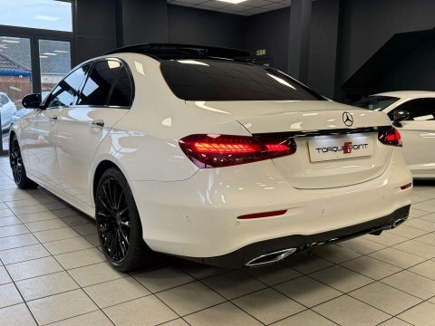 Mercedes-Benz E Class 2.0 E 220 LL21GXA White #3