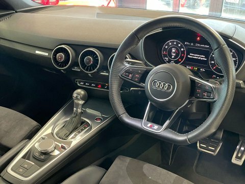 Audi TT 2.0 Tt S VL19NHM Black #2