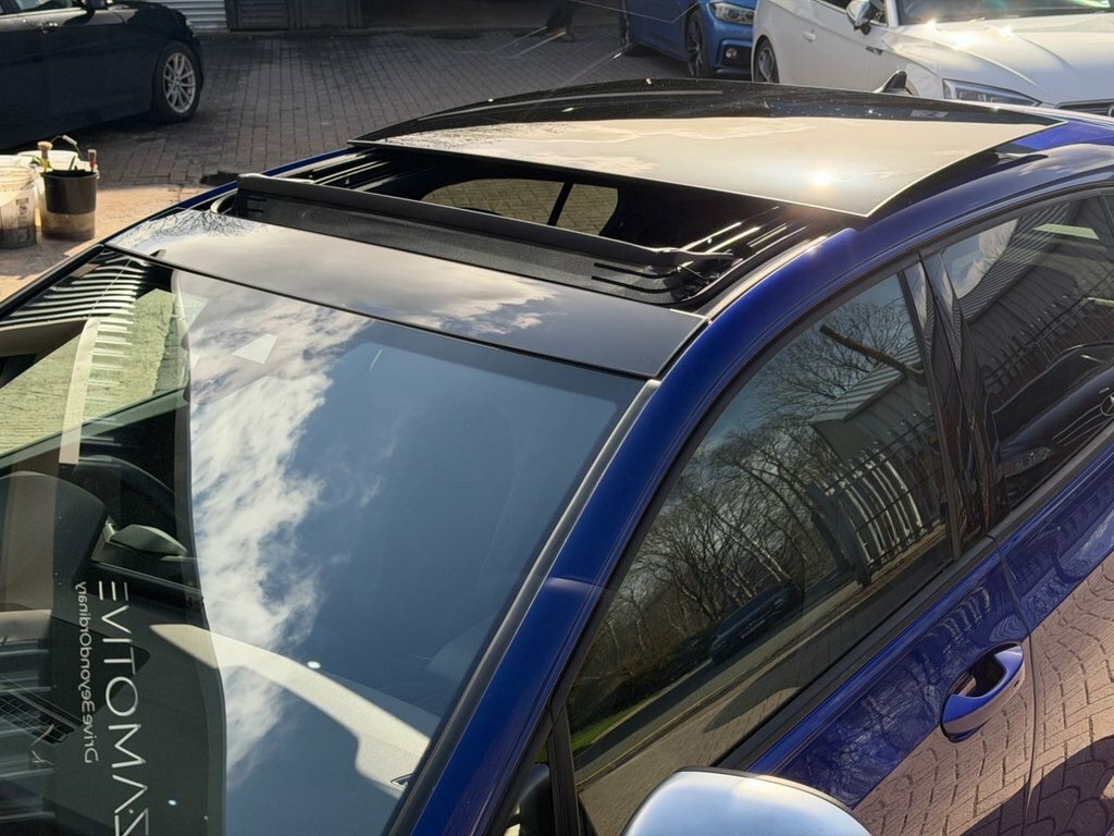 Volkswagen Golf Petrol Blue #4