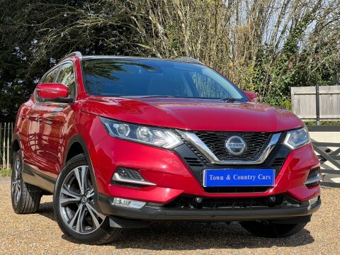 Nissan Qashqai Dci N-connecta Red