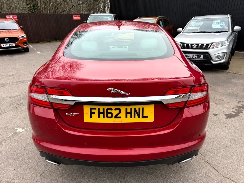 Jaguar XF D V6 Premium FH62HNL Red #3