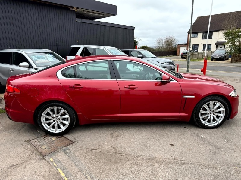 Jaguar XF D V6 Premium FH62HNL Red #2