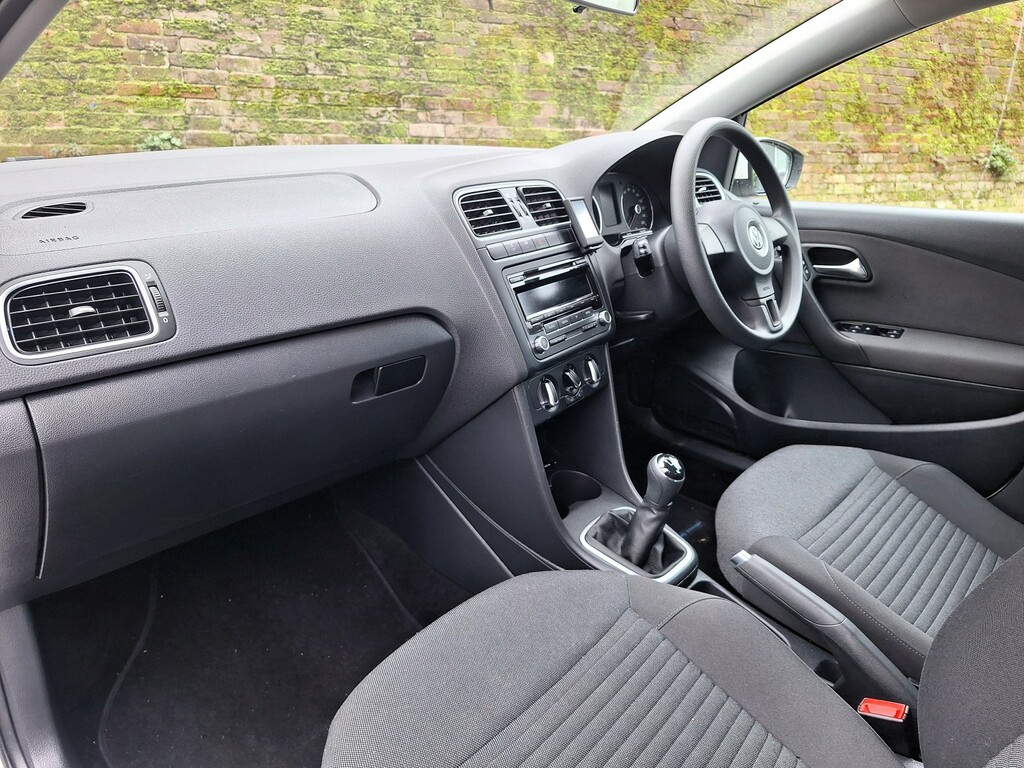 Volkswagen Polo 1.2 Match Edition 201414 White #2