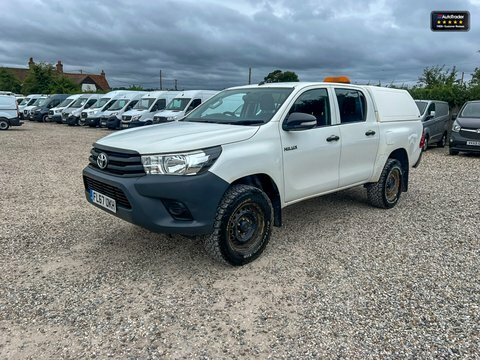 Toyota HILUX Crew Cab 4X4 FL67UKH #2