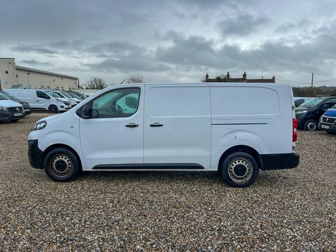 Vauxhall Vivaro Lwb L2h1 2900 White