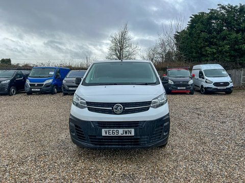 Vauxhall Vivaro Lwb L2h1 2900 VE69JWN White #3