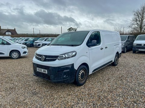 Vauxhall Vivaro Lwb L2h1 2900 VE69JWN White #2