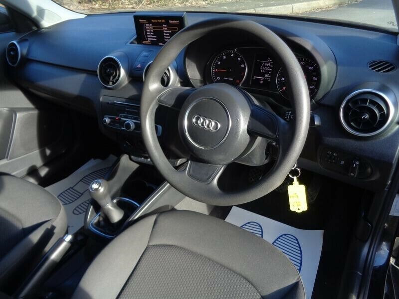Audi A1 Sportback Tfsi Se YB17AKX Black #5