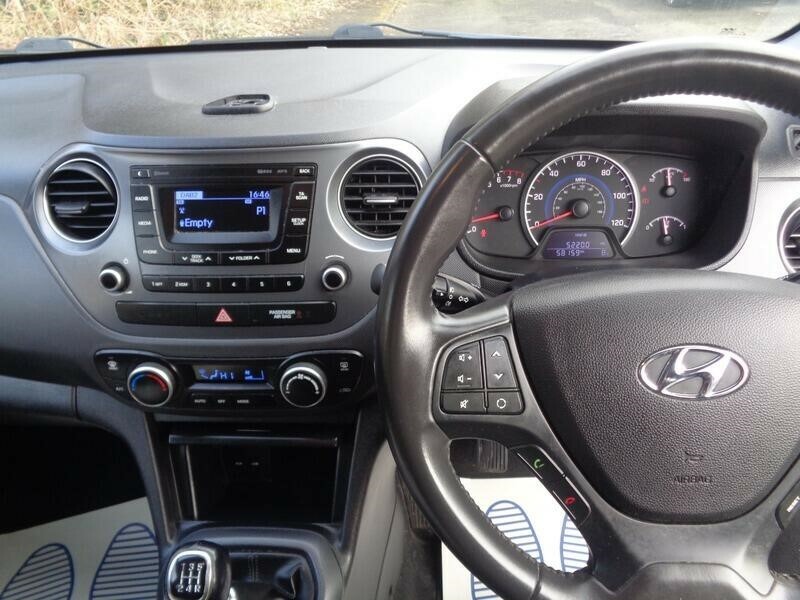 Hyundai I10 Premium White #5