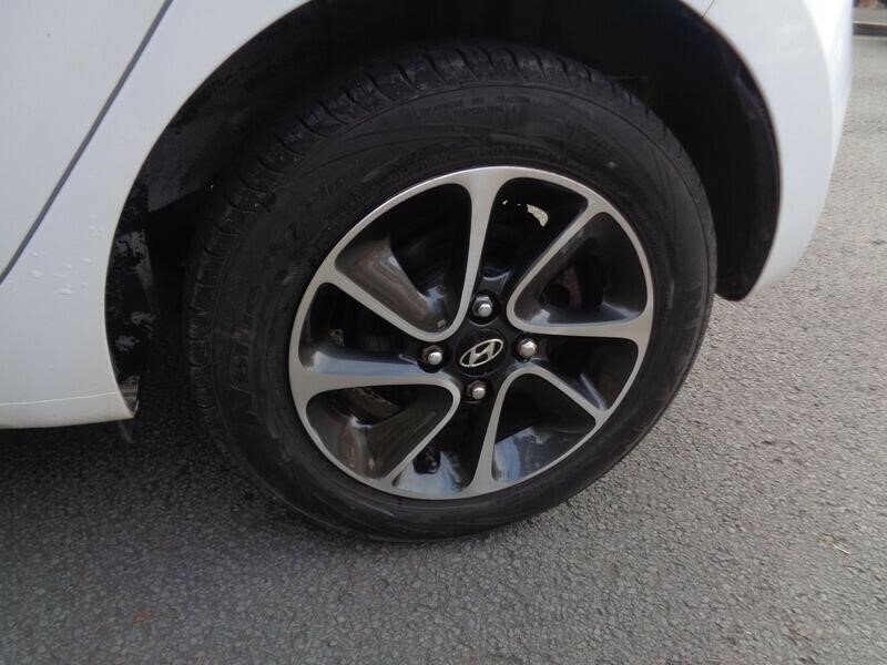 Hyundai I10 Premium White #4