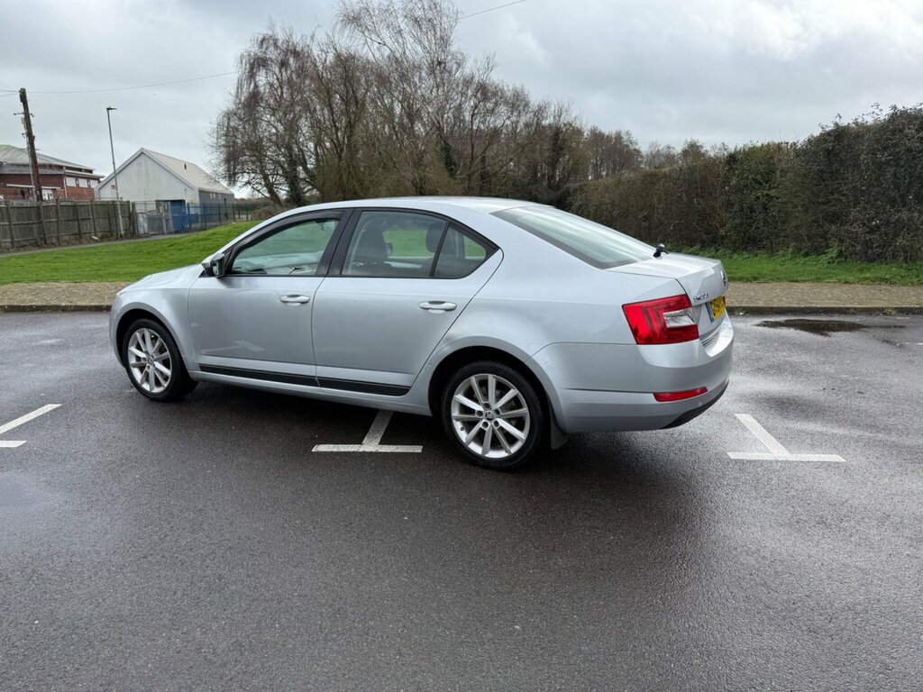 Skoda Octavia 2.0 Tdi Se Euro 6 Ss GV64HSN Silver #4