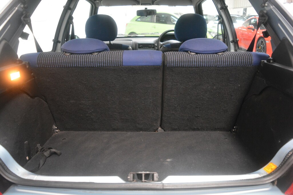 Peugeot 106 1.1 Independence Silver #24