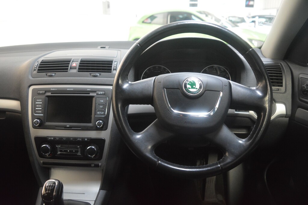 Skoda Octavia 1.6 Elegance Tdi Cr 103 Bhp #6
