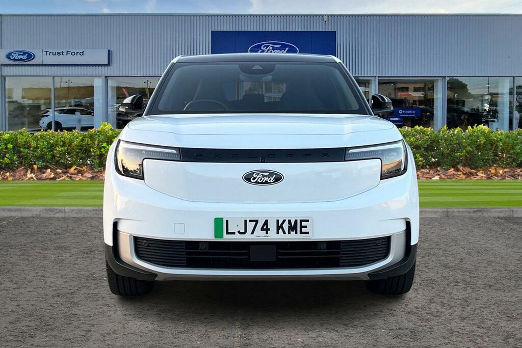 Ford Explorer Extended Range 77Kwh Premium Suv White #6