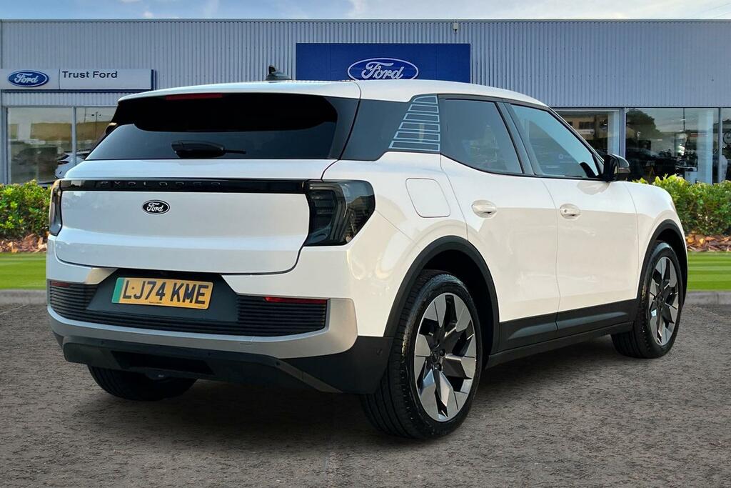 Ford Explorer Extended Range 77Kwh Premium Suv White #4