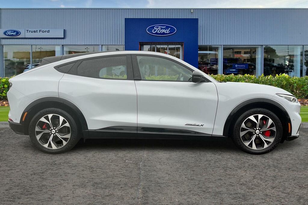 Ford Mustang Mach-E Extended Range 91Kwh Premium Suv YN74OKO White #3