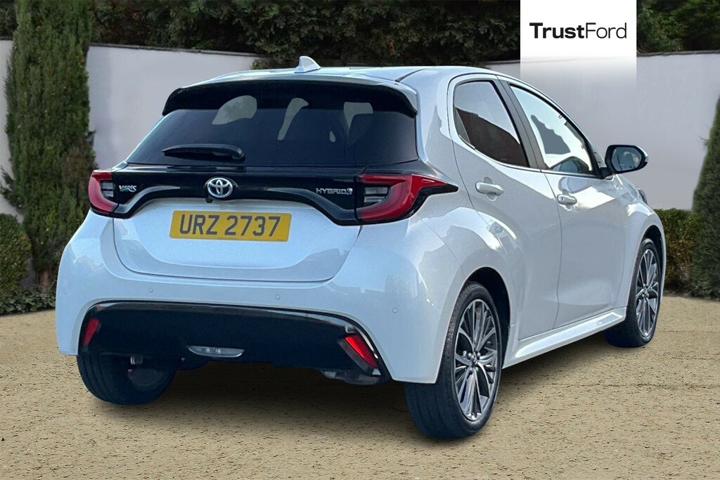 Toyota Yaris 1.5 Vvt-h Excel Hatchback - Climate Control Sa URZ2737 White #4