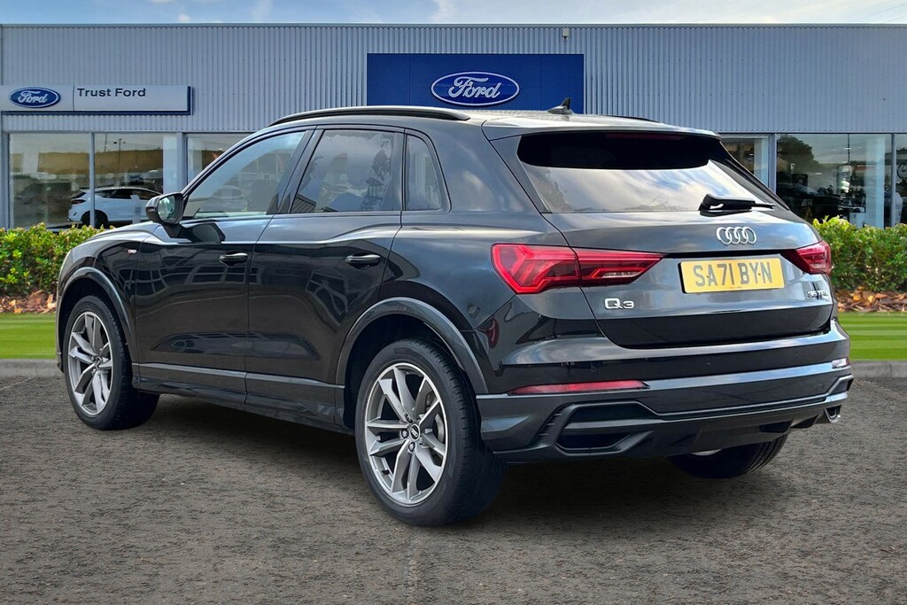 Audi Q3 1.5 Tfsi Cod 35 Black Edition Suv S Tro Black #2