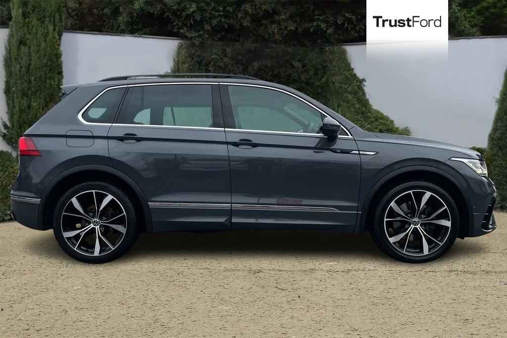 Volkswagen Tiguan 2.0 Tsi 4Motion R-line Dsg Self Parking Heated DF72NZJ Grey #3