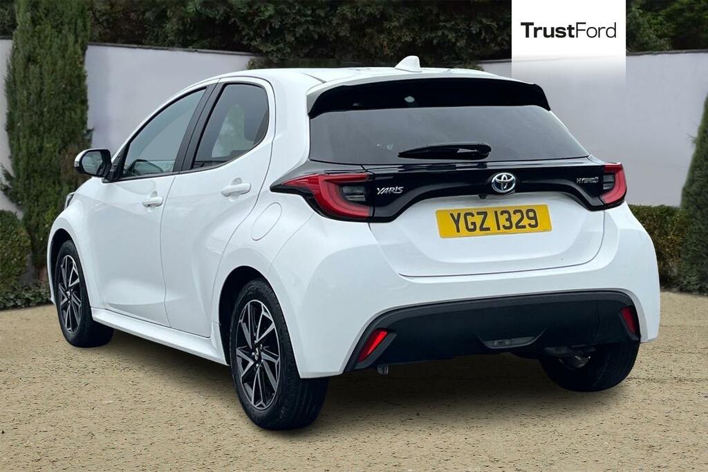 Toyota Yaris 1.5 Hybrid Design Cvt - Reversing Camera Bluet YGZ1329 White #2