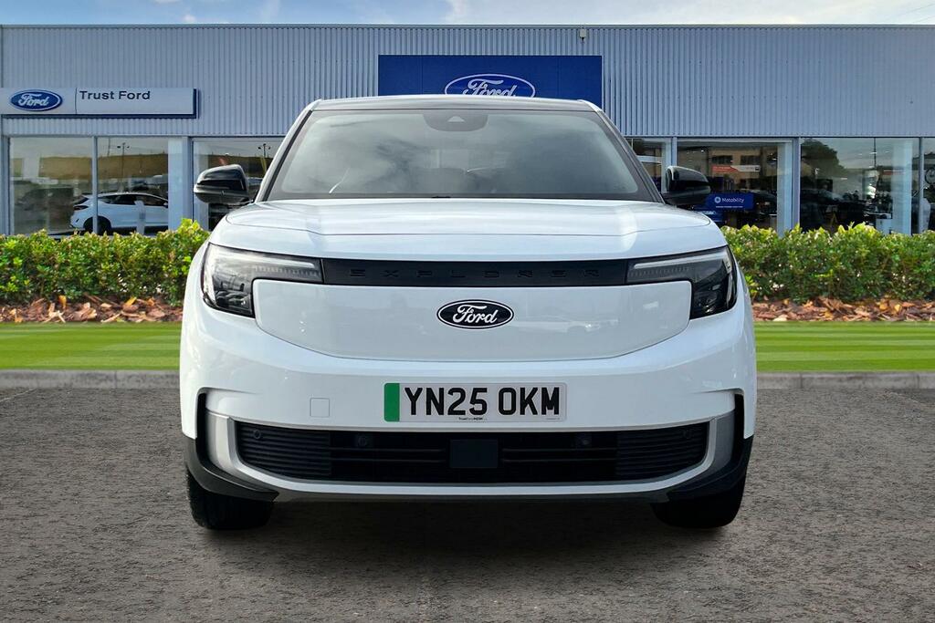Ford Explorer Extended Range 79Kwh Premium Suv YN25OKM White #6
