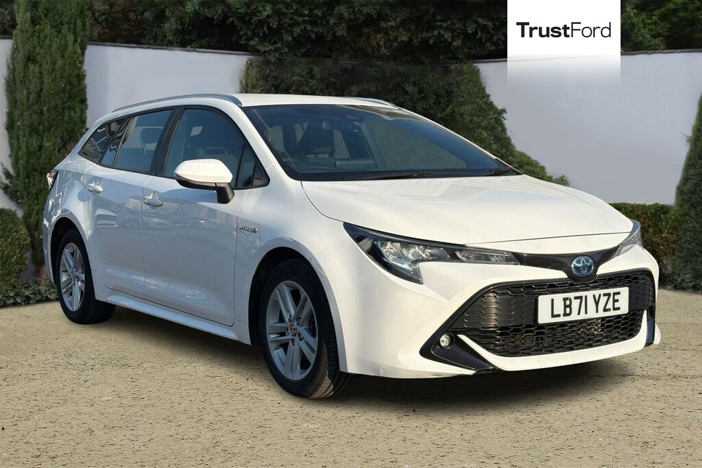 Toyota Corolla 1.8 Vvt-i Hybrid Icon Cvt With Sat Nav Rear Pa White