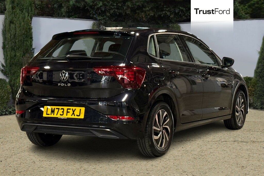 Volkswagen Polo 1.0 Tsi Life Dsg LM73FXJ Black #4
