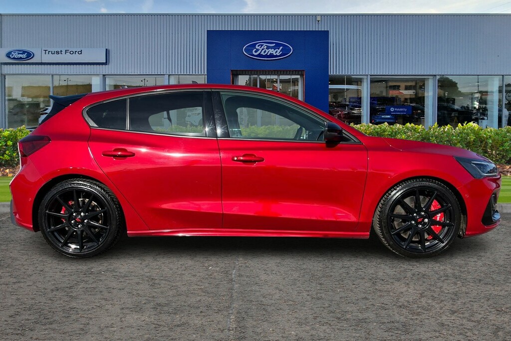 Ford Focus 2.3T Ecoboost St Hatchback Euro EK24JPO Red #3