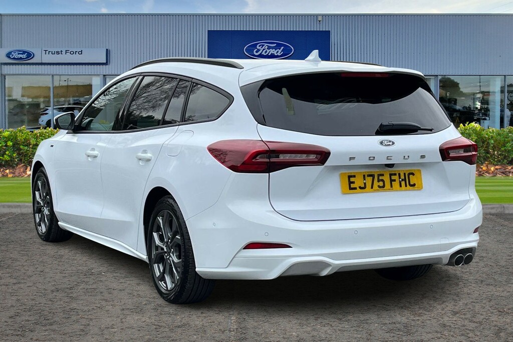 Ford Focus 1.0 Ecoboost Hybrid Mhev 155 St-line White #2