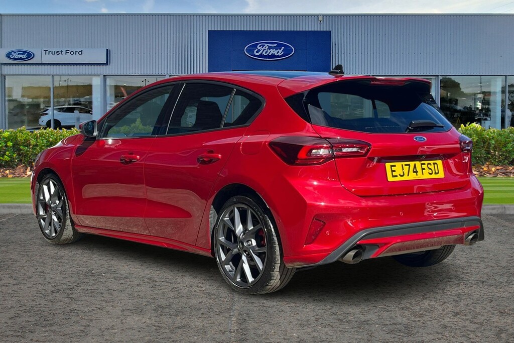 Ford Focus 2.3T Ecoboost St Hatchback Euro 6 Red #2