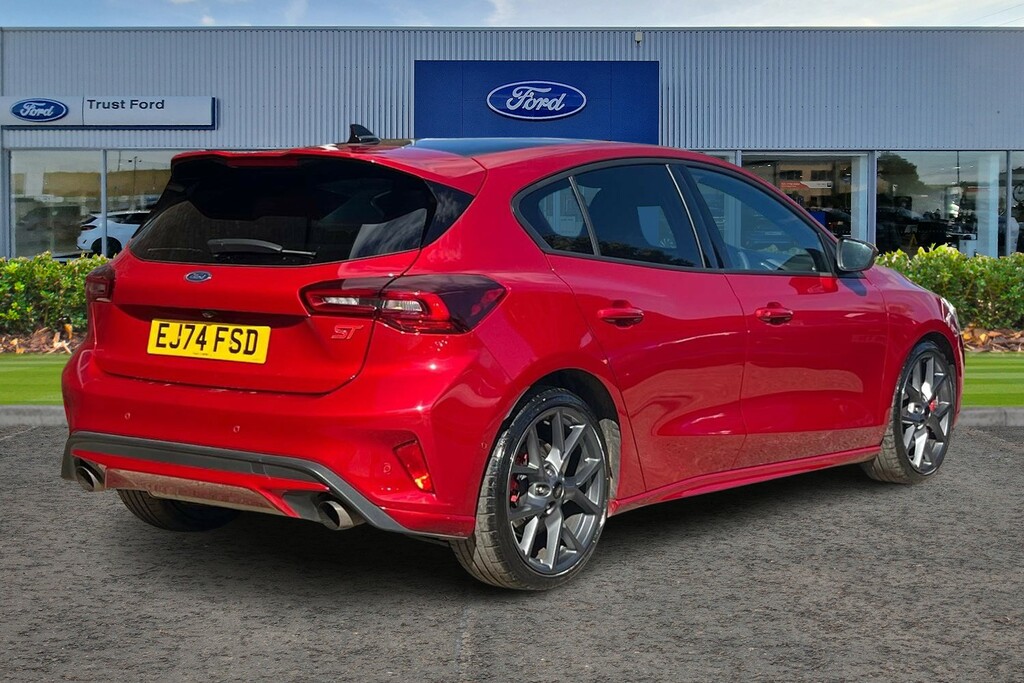 Ford Focus 2.3T Ecoboost St Hatchback Euro 6 Red #4