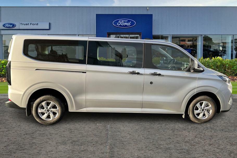 Ford Tourneo Custom 320 Zetec L2 Lwb 8 Seat Minibus 2.0 Ecoblue 136Ps Silver #3