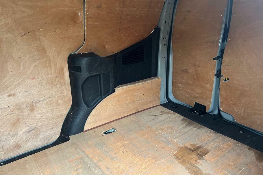 Ford Transit Courier Limited 1.0 Ecoboost 125Ps Grey #4