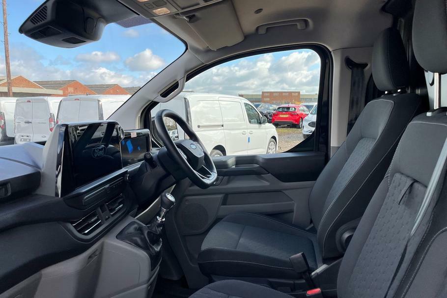 Ford Transit Custom 320 Limited L1 Swb Fwd 2.0 Ecoblue 136Ps Low Roof WR75NBG Black #3