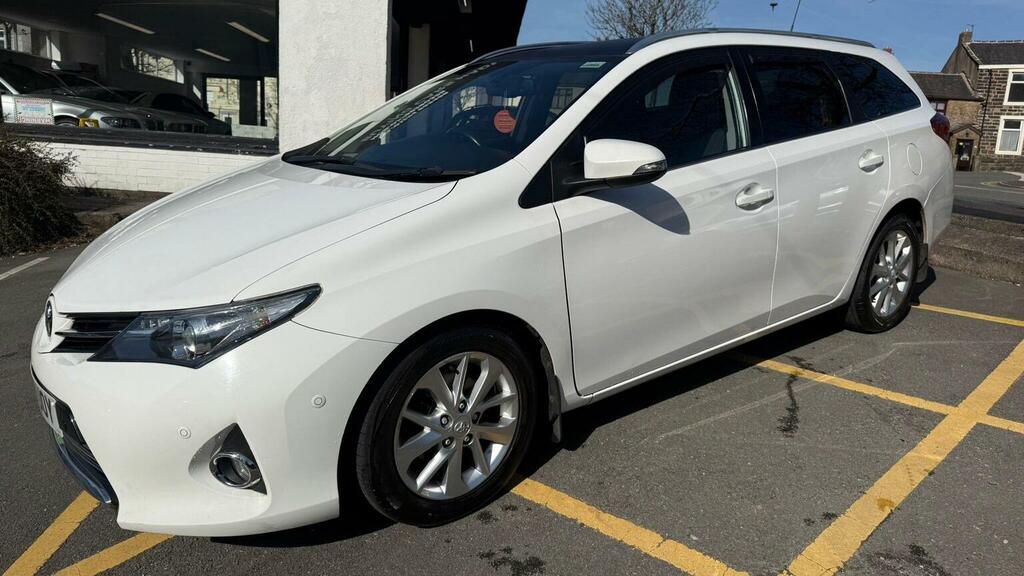 Toyota Auris Estate 1.4 D-4d Excel Touring Sports Euro 5 Ss White #3