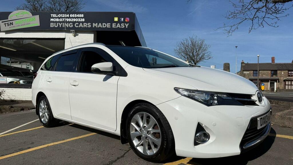 Toyota Auris Estate 1.4 D-4d Excel Touring Sports Euro 5 Ss White #4