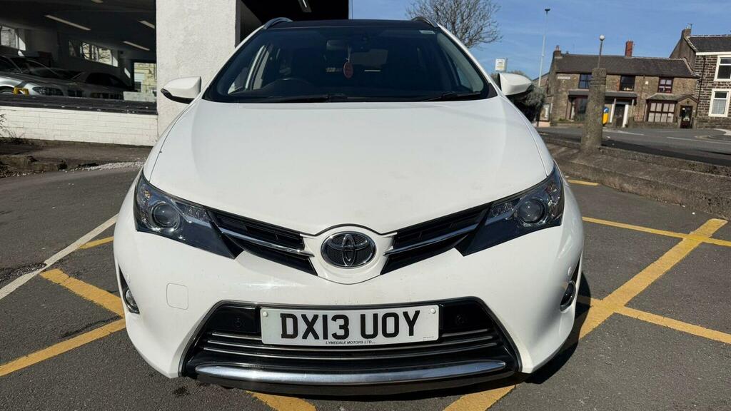 Toyota Auris Estate 1.4 D-4d Excel Touring Sports Euro 5 Ss White #2