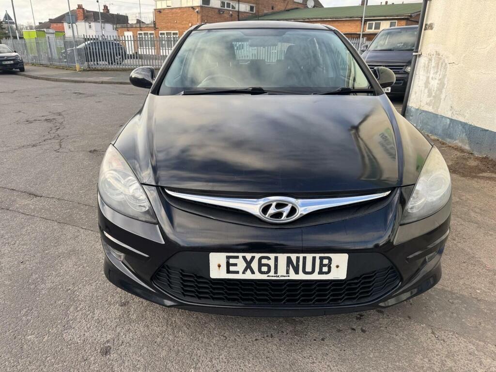 Hyundai I30 Hatchback 1.4 Comfort Euro 5 201161 Black #2