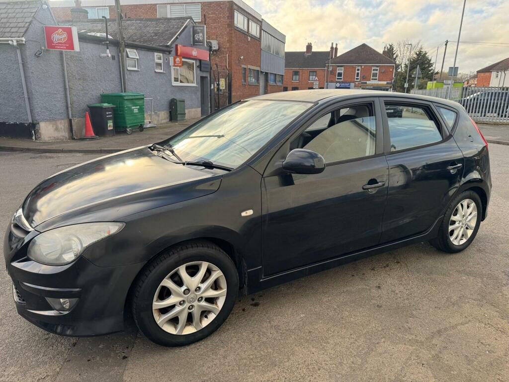 Hyundai I30 Hatchback 1.4 Comfort Euro 5 201161 Black #3