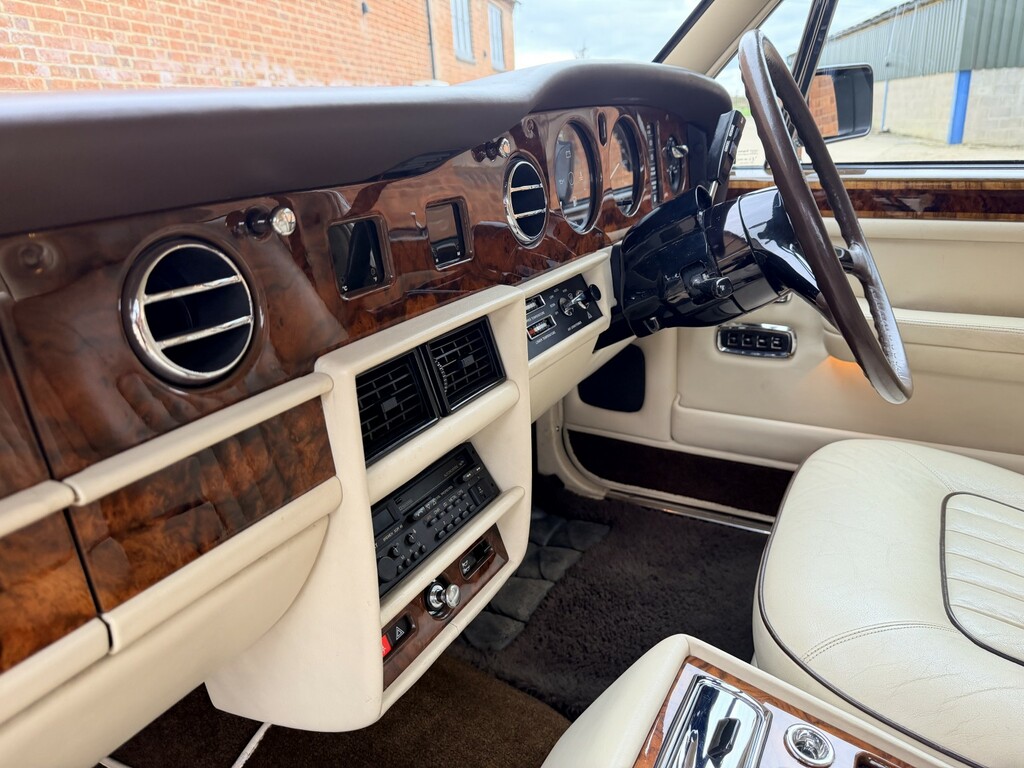 Rolls-Royce Silver Spirit Spirit 6.8L White #19