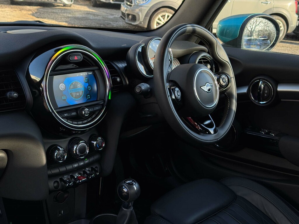 Mini Convertible 1.5L Cooper Exclusive 