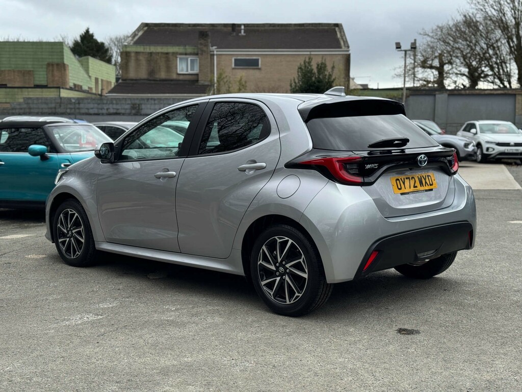 Toyota Yaris 1.5L Vvt-h Design Cvt OY72WXD Silver #5