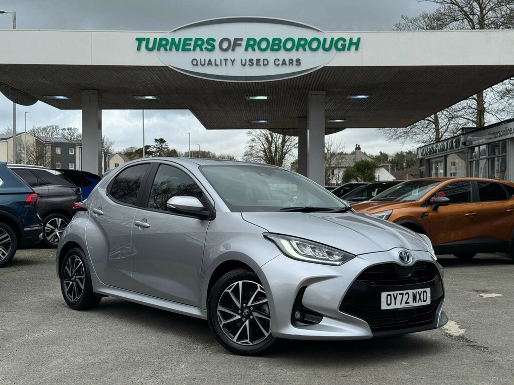 Toyota Yaris 1.5L Vvt-h Design Cvt Silver