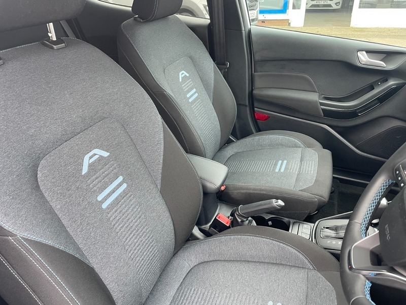 Ford Fiesta Active White #5
