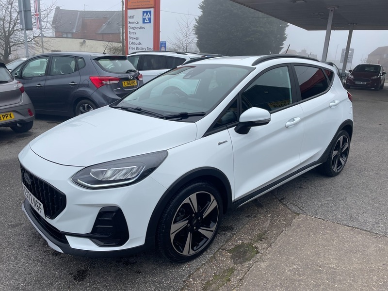 Ford Fiesta Active White #2