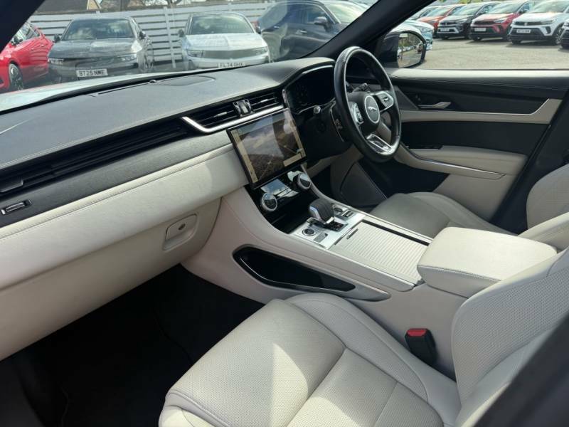 Jaguar F-Pace 2.0 P400e R-dynamic Black Awd - 2023 72 FX72UJP White #6